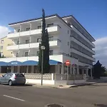Bay Hotel 2*