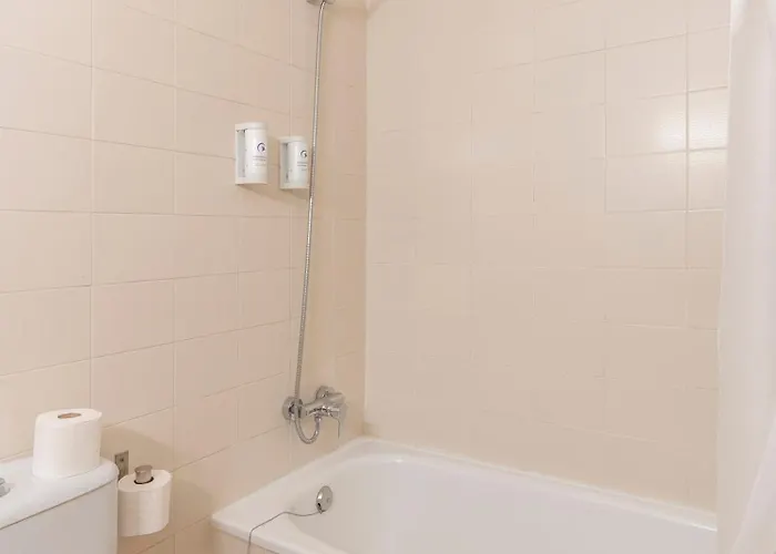 Bay Hotel 2*